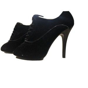 New Bordello black lace up peep toe booties Size 7